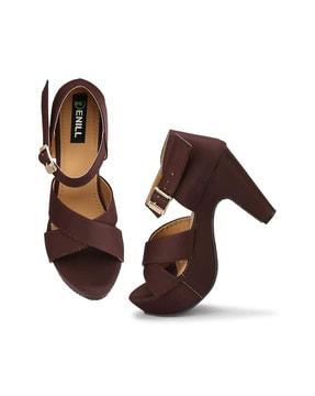 women chunky heeled sandals with buckle closure