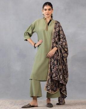 women collar-neck straight kurta set