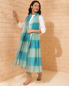 women colourblock dupatta