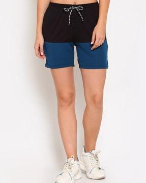 women colourblock knit shorts with elasticated drawstring waist