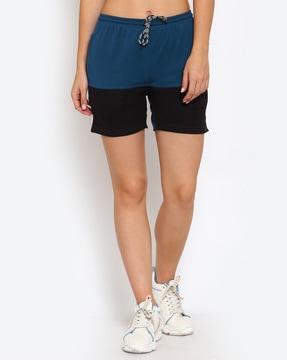 women colourblock knit shorts with insert pockets