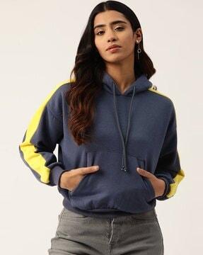 women colourblock regular fit hooded sweatshirt