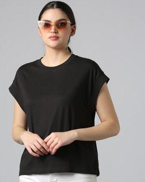 women crew-neck t-shirt with extended sleeves