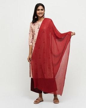 women crinkled dupatta with beads