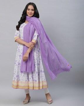 women crinkled dupatta with fringes