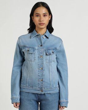 women denim jacket with flap pockets