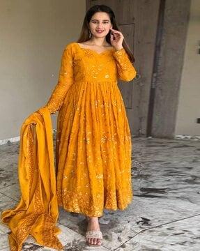 women embellished anarkali kurta set