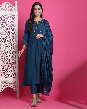 women embellished anarkali kurta set