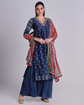 women embellished flared kurta set with dupatta