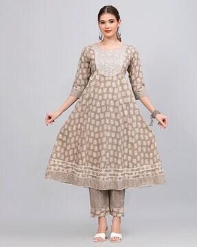 women embellished flared kurta set