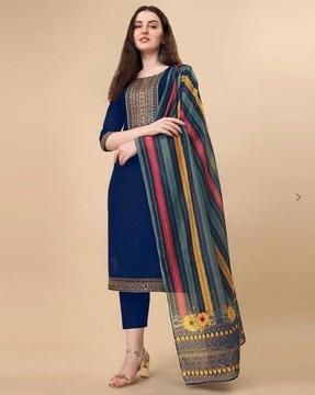 women embellished kurta set with dupatta