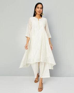 women embellished kurta set