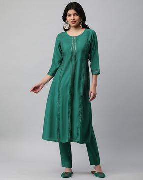 women embellished round-neck a-line kurta