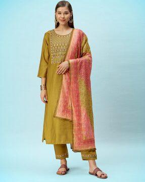 women embellished straight kurta set with dupatta