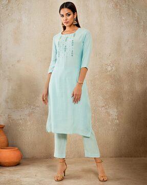 women embellished straight kurta set with pants