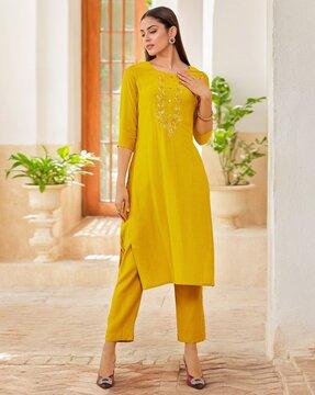 women embellished straight kurta set with pants