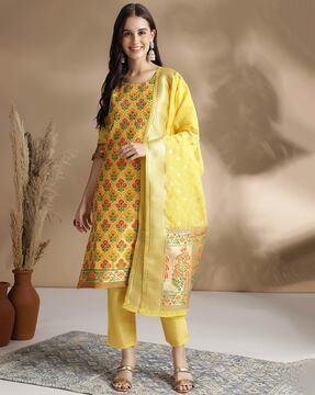 women embellished straight kurta set