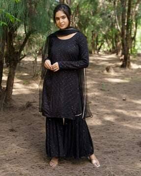 women embellished straight kurta set