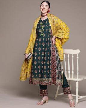 women embellished straight kurta with pants & dupatta