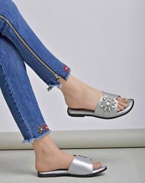 women embellished t-strap flat sandals