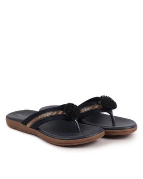 women embellished t-strap flip-flops