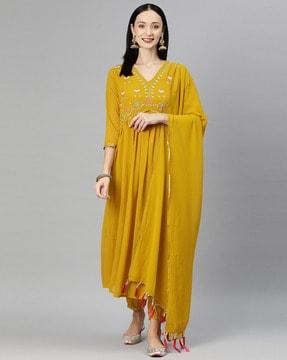 women embroidered anarkali kurta set