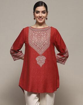 women embroidered boat-neck a-line kurti