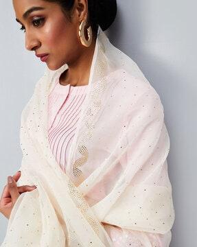 women embroidered dupatta with contrast border
