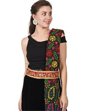 women embroidered kamarband witth scalloped border