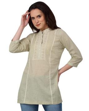 women embroidered mandarin-neck kurti