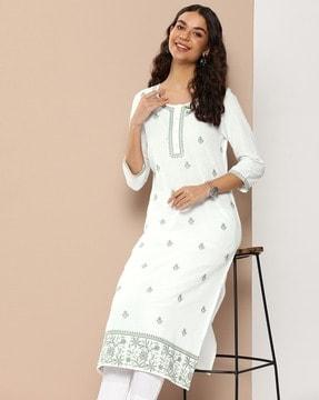 women embroidered no darts straight kurta