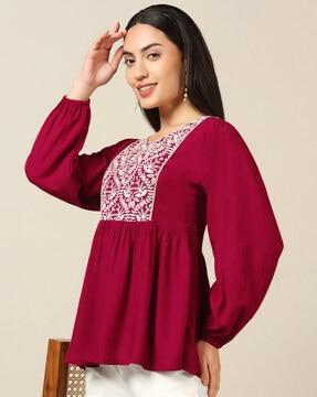 women embroidered regular fit round-neck tunic