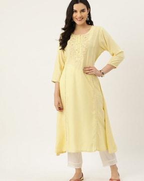 women embroidered round-neck a-line kurta