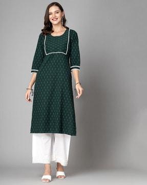 women embroidered round-neck straight kurta