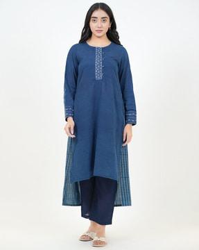 women embroidered round-neck straight kurta