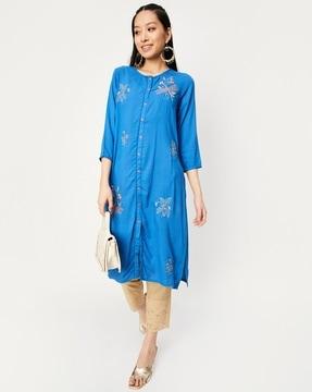 women embroidered round-neck straight kurta