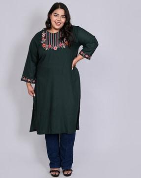 women embroidered round-neck straight kurta