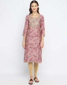 women embroidered round-neck straight kurta