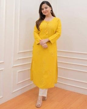 women embroidered straight kurta & pants set