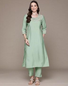 women embroidered straight kurta & pants set