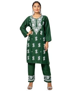 women embroidered straight kurta & pants set