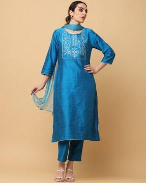 women embroidered straight kurta set