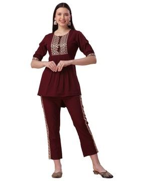 women embroidered straight kurta set