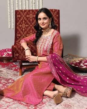 women embroidered straight kurta set