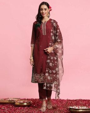 women embroidered straight kurta set