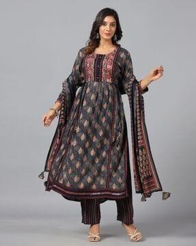 women embroidered straight kurta set