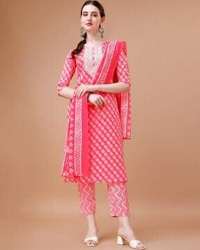 women embroidered straight kurta set