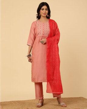 women embroidered straight kurta set