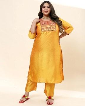 women embroidered straight kurta set