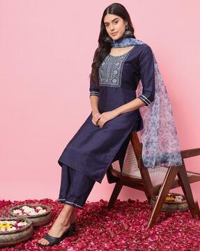 women embroidered straight kurta set